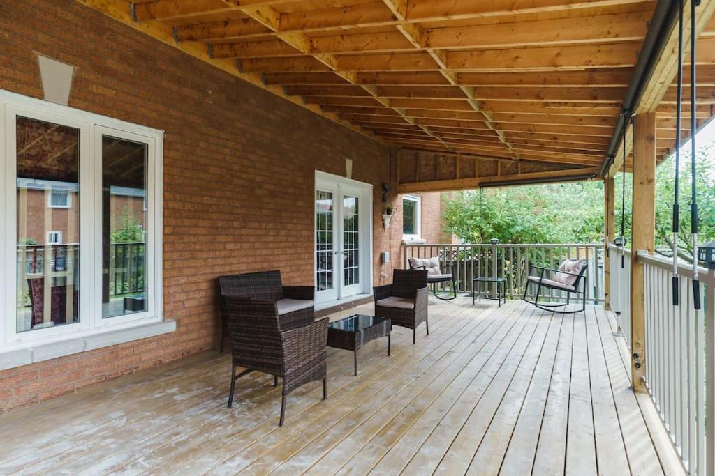 Beautiful Home 4 Bed, 3 Bath, Garage, Backyard! 密西沙加 外观 照片