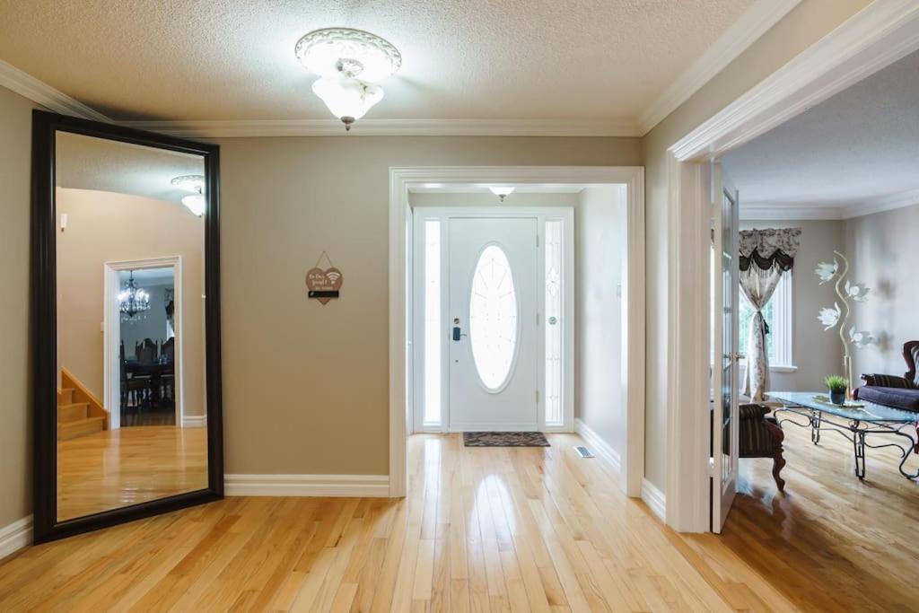 Beautiful Home 4 Bed, 3 Bath, Garage, Backyard! 密西沙加 外观 照片